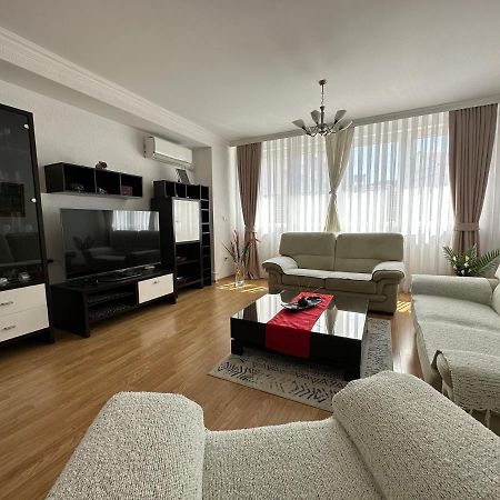 Spacious 3-Bedroom Condo Next To City Center Pristina Exteriör bild