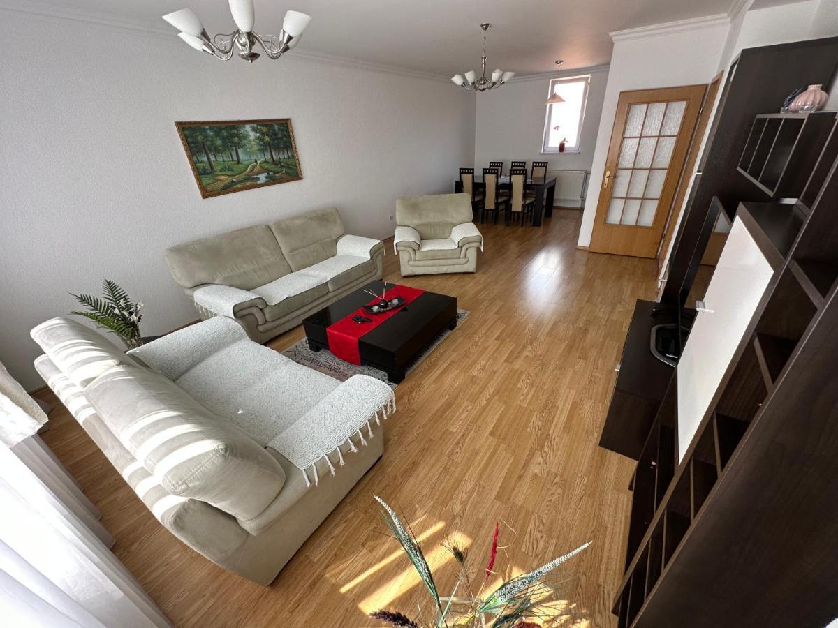 Spacious 3-Bedroom Condo Next To City Center Pristina Exteriör bild