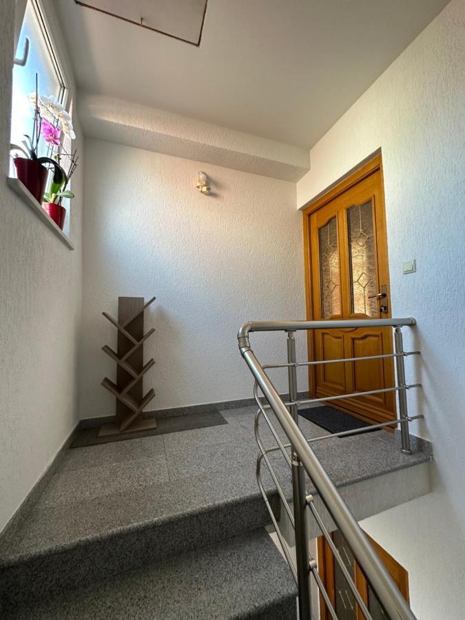 Spacious 3-Bedroom Condo Next To City Center Pristina Exteriör bild