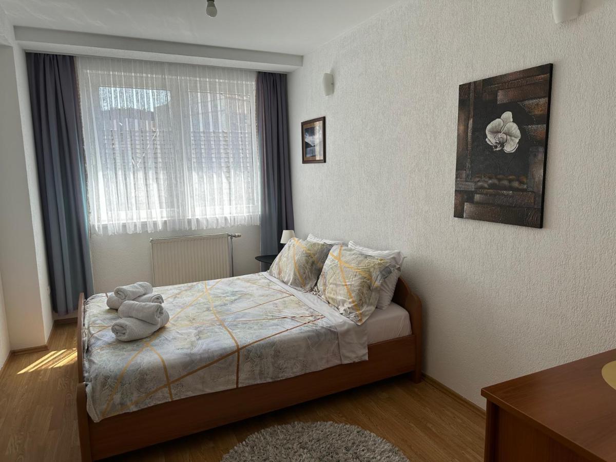 Spacious 3-Bedroom Condo Next To City Center Pristina Exteriör bild