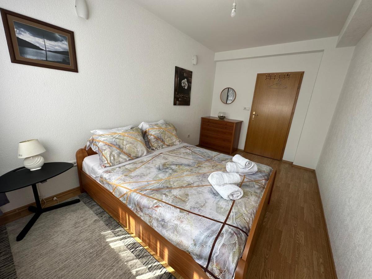Spacious 3-Bedroom Condo Next To City Center Pristina Exteriör bild
